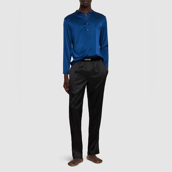 TOM FORD
Henley Long-Sleeve Silk pajama shirt NWOT - Picture 2 of 5